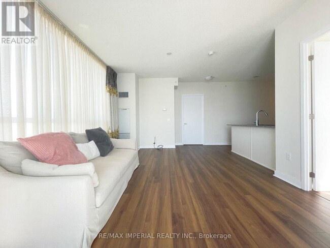 Building Photo - 3975-3975 Grand Park Dr