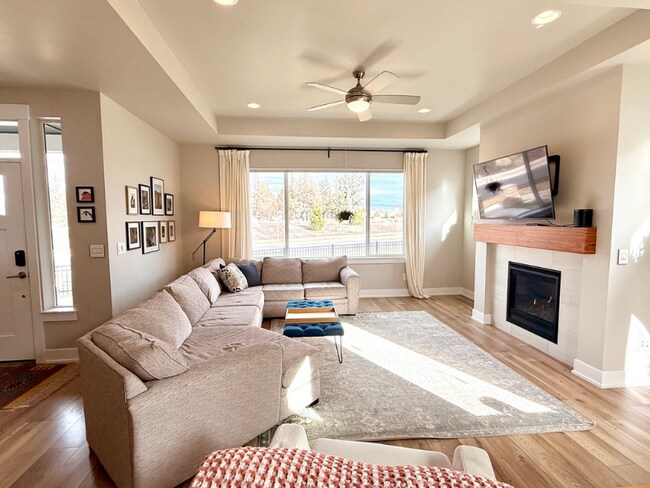 Foto del edificio - 3215 NE Boulder Crk Dr