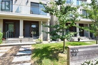 Building Photo - 703 Markham St