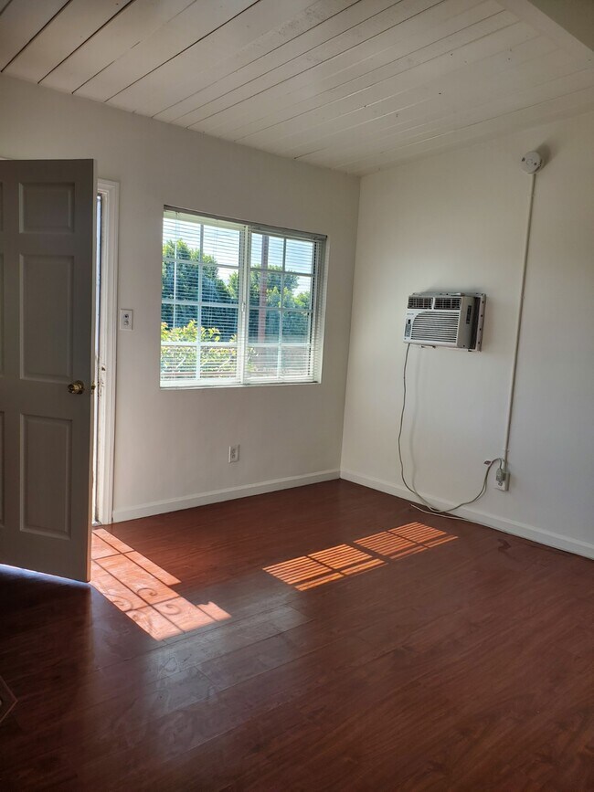 6107 Piedmont Ave Unit 4, Los Angeles, CA 90042 Apartments in Los