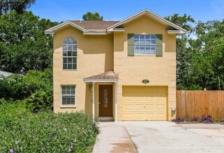Building Photo - 12312 Woodleigh Ave