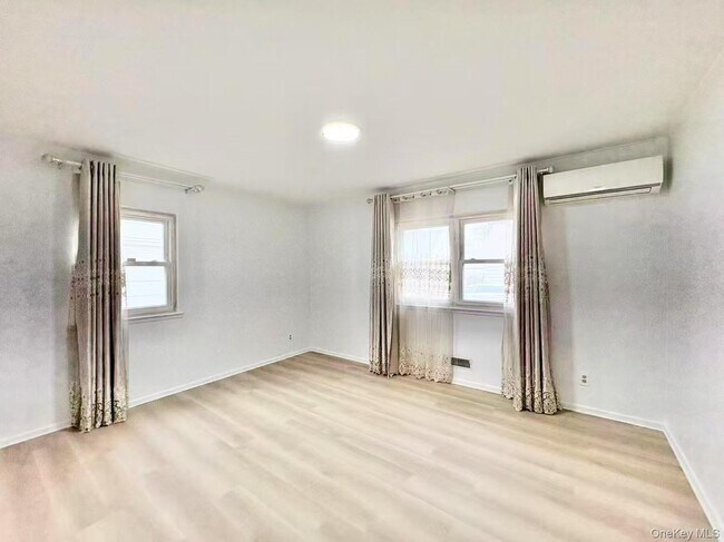 Foto del edificio - 23-47 128th St