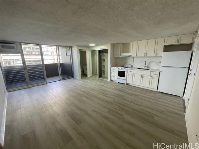 Building Photo - 824 Kinau St
