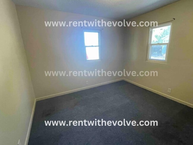 Foto del edificio - 225 S Angle St