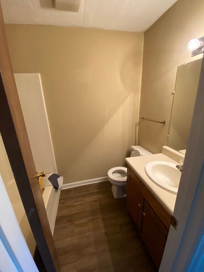 Foto del edificio - 2 Bedroom 2 Bath Townhouse