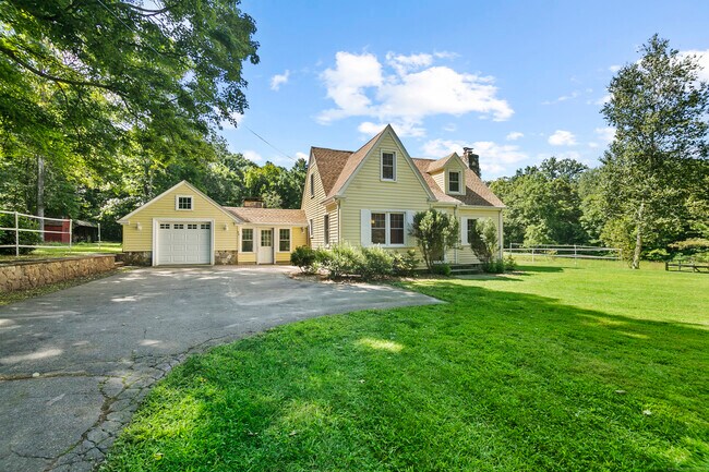 Foto del edificio - 26 Great Hillwood Rd