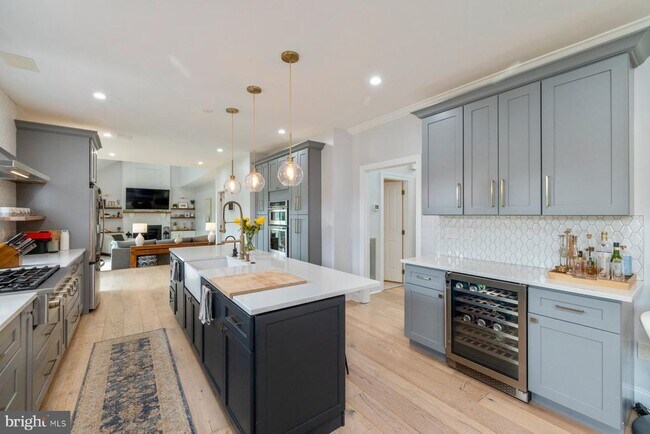 Foto del edificio - 7017 Helmsdale Ct
