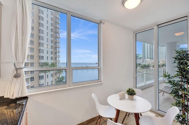 Building Photo - 801 Brickell Key Blvd