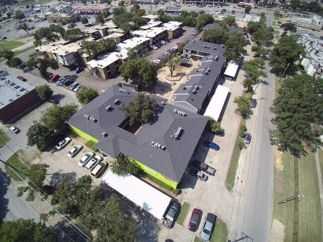 Building Photo - Palmera Apartments
