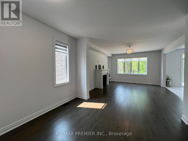 Building Photo - 22 Amber Dr