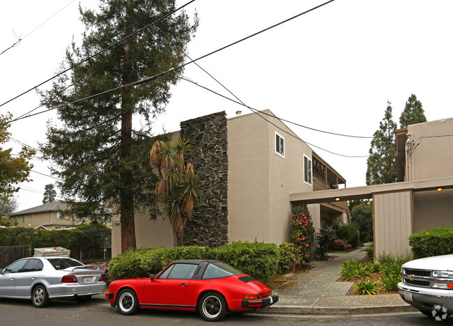 Complejo de apartamentos de 48 unidades - Three Oaks Of Los Gatos