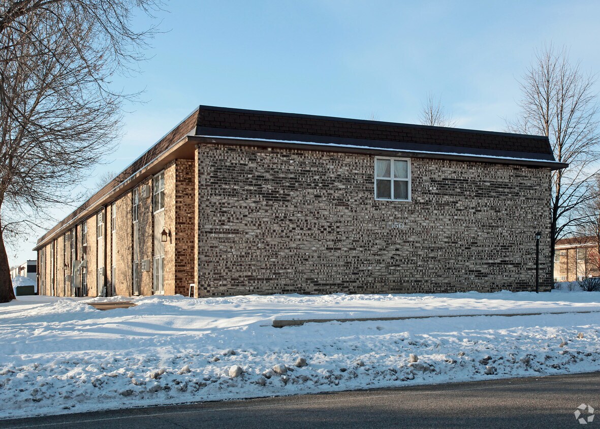 Shakopee Village Apartments Apartments in Shakopee, MN