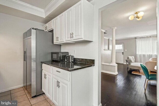 Foto del edificio - 576 49th Pl NE