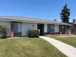 Building Photo - 4712 Summertree Ln