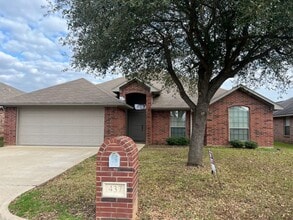 Building Photo - 437 Maggie Cir