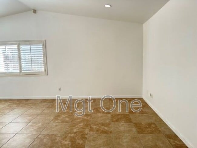 Building Photo - 25200 Todd Dr