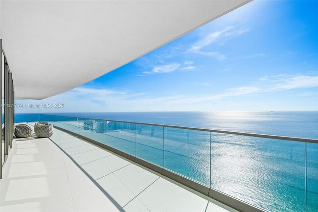 Building Photo - 18975 Collins Ave