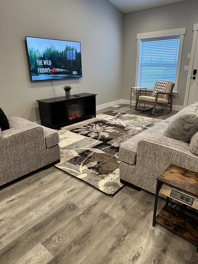 Foto principal - 2245 Bryan Ln