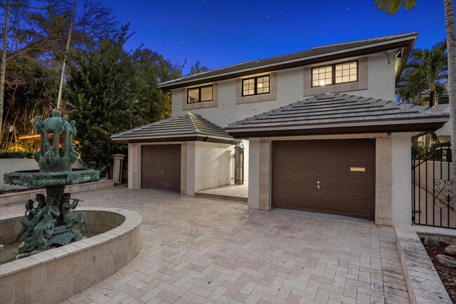 Building Photo - 1421 Ponce de Leon Dr