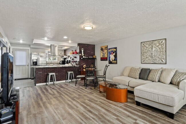 Foto del edificio - 3736 Rose Hill St