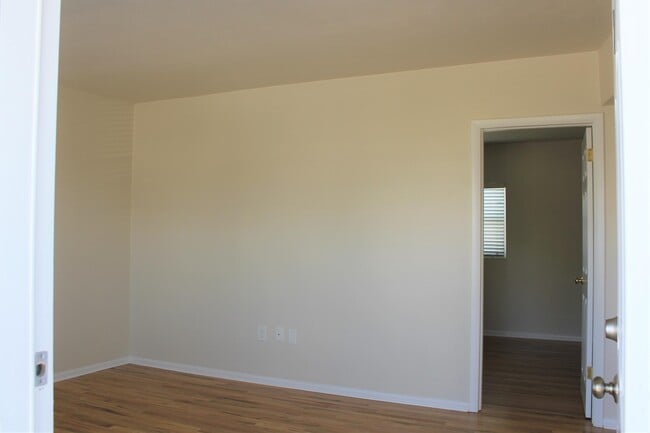 Foto del edificio - 651 Palm Dr