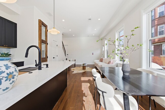 Foto del edificio - 2926 W Oxford St