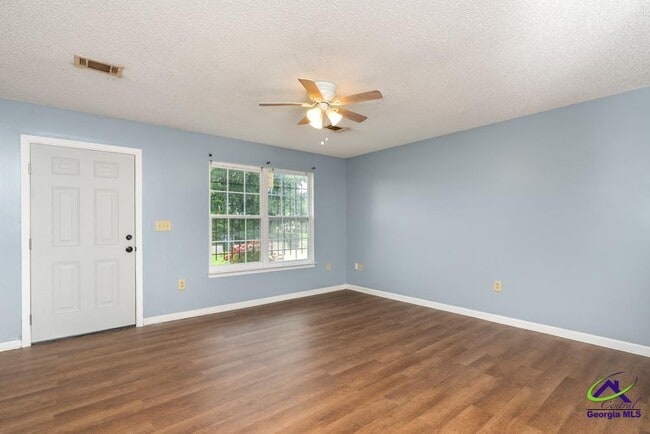 Building Photo - 203 Brooks Blvd