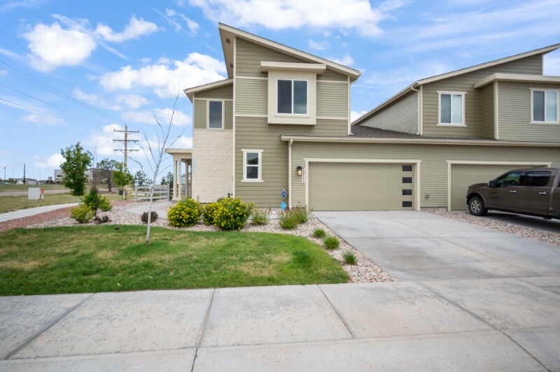 Primary Photo - 1711 Peak Pr Ln