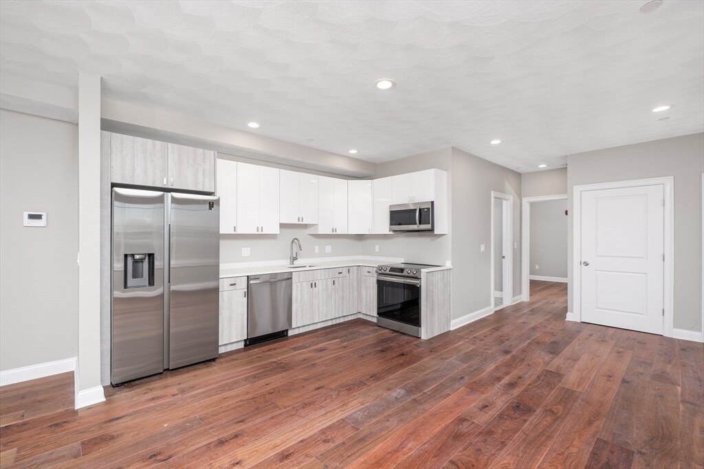 Foto principal - 131 Addison St