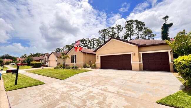 Photo - 180 Tuscany Bend St House