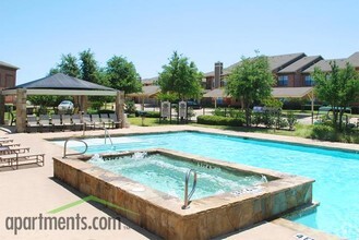 Oaks Riverchase Apartments Coppell