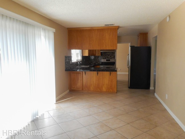 Building Photo - 2505 Colony Dr