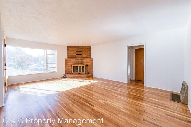 Building Photo - 3 br, 1 bath House - 3542 N. Orchard St