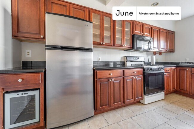 Foto del edificio - Room in Shared 2 bed/1 bath home in Columbia Heights