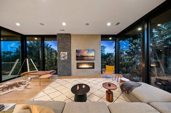 Foto del edificio - 6151 La Pintura Dr