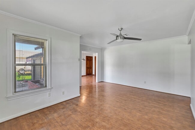 Building Photo - 2044 Thonig Rd