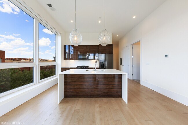 Foto del edificio - 2353 W Wabansia Ave