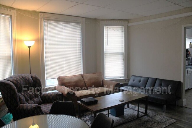 Foto del edificio - 328 N 6th St