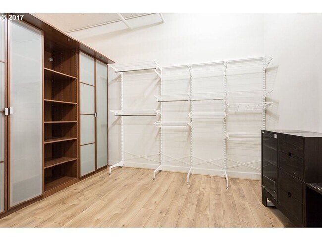 Photo - Historic Irving Street Lofts In The Pearl District - Top Floor Unit w/Parking/Rooftop Deck