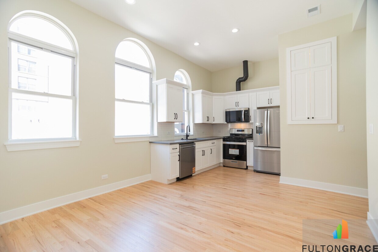 Foto principal - 4437 N Broadway St