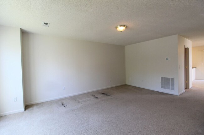 Foto del edificio - Liberty square end unit townhome for rent!