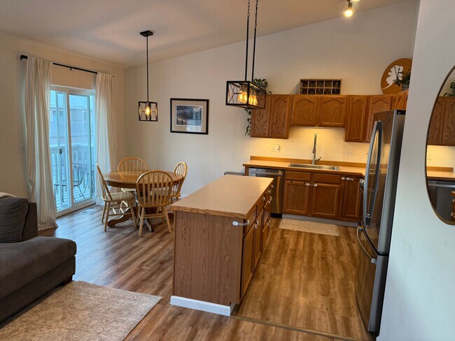 Building Photo - 583 Ocean Point Dr