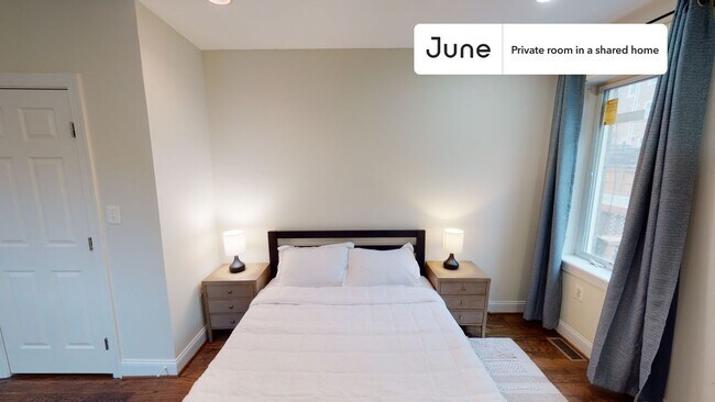 Foto del edificio - Room in Shared 3 bed/2.5 bath home