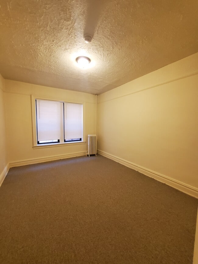 Building Photo - 759 Avenue A
