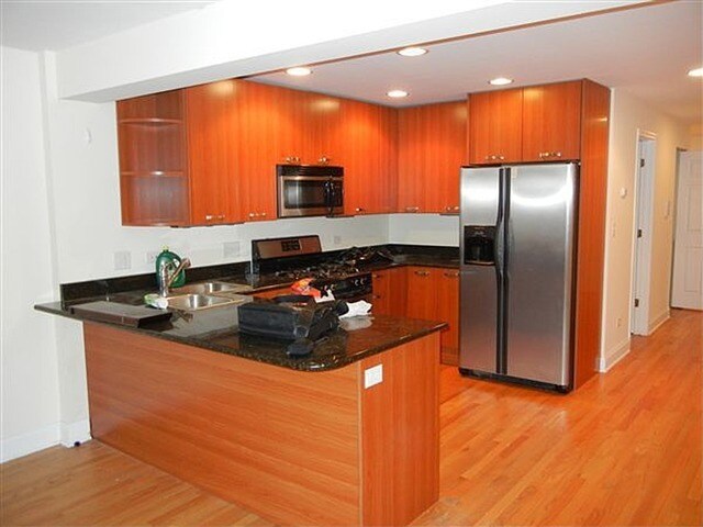 Primary Photo - 1711 W Jarvis Ave