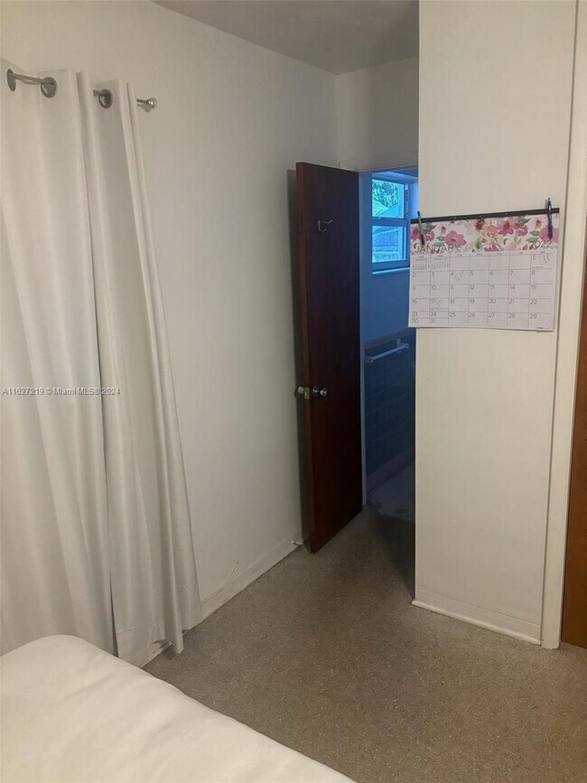Foto del edificio - 7824 Miramar Pkwy