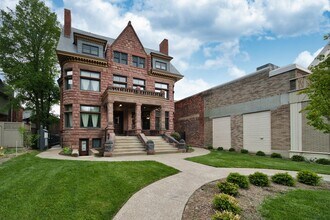 Building Photo - 701 W Canfield St