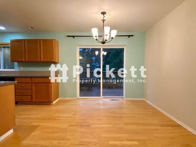 Building Photo - Port Orchard 3 Bedroom
