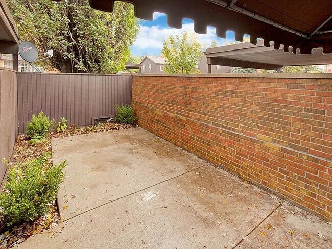 Private back yard - 5107 Delancey St