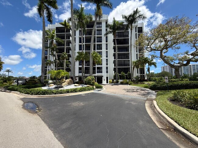 Foto del edificio - 7738 Lakeside Blvd